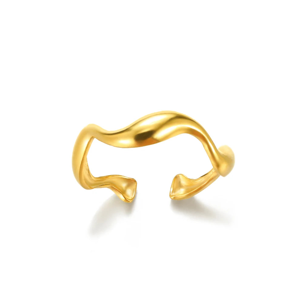 Bague Cœur Dorée en Acier Inoxydable – Bijou Élégant et Intemporel pour Femme.